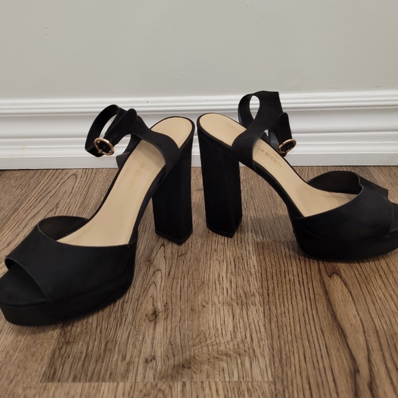 Black heels for sale - Picture 3 of 3